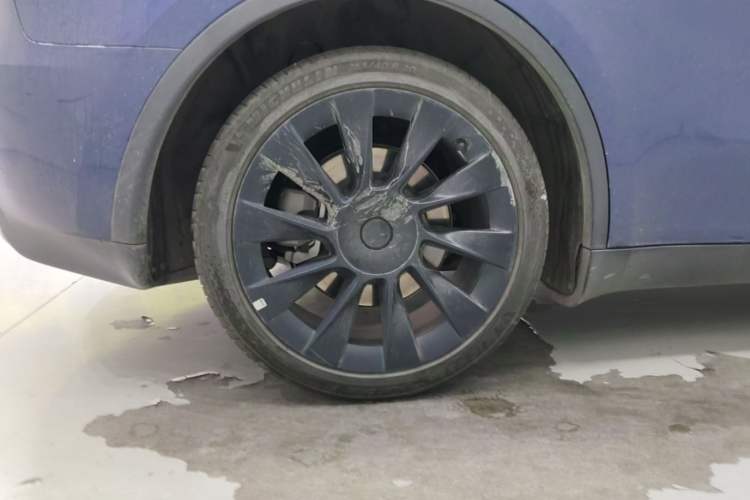 Used Tesla Model Y 2022 Revised Version Long-Range All-Wheel Drive Right Rear Wheel Hub