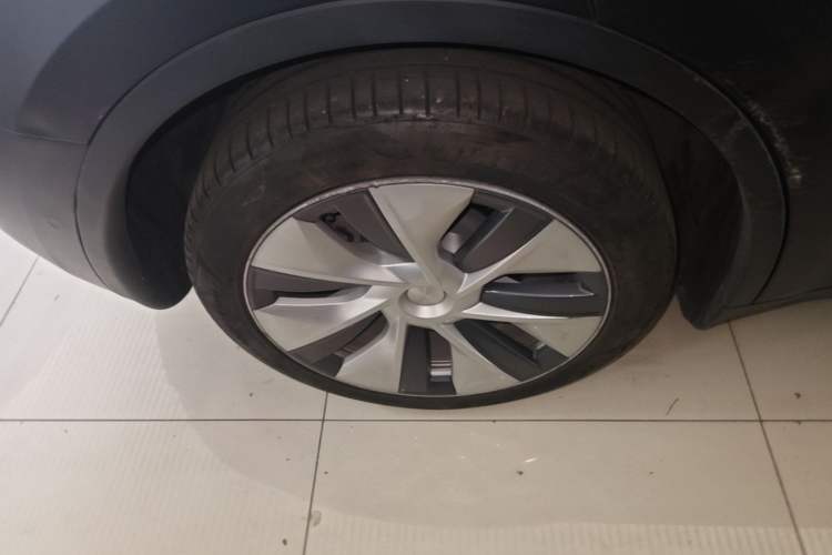 Used Tesla Model Y 2022 Rear-Wheel-Drive Version Right Rear Wheel Hub