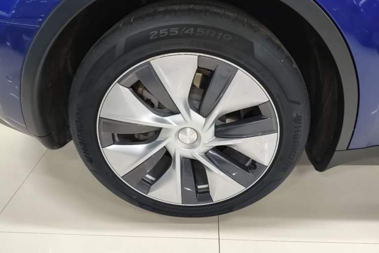 Used Tesla Model Y 2022 Rear-Wheel-Drive Version Right Rear Wheel Hub