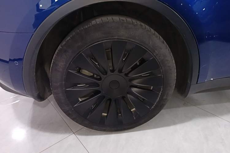Used Tesla Model Y 2022 Rear-Wheel-Drive Version Right Rear Wheel Hub