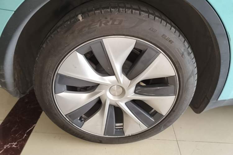 Used Tesla Model Y 2022 Revised Version Rear-Wheel Drive Right Rear Wheel Hub