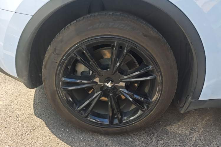 Used Tesla Model Y 2022 Revised Version Rear-Wheel Drive Right Rear Wheel Hub