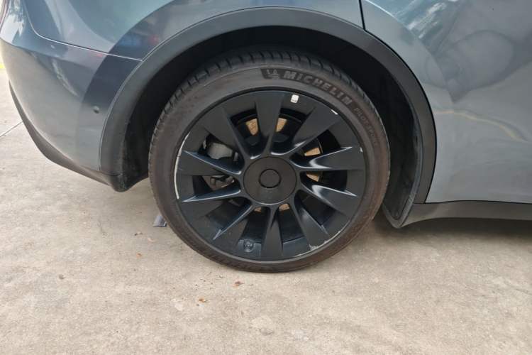 Used Tesla Model Y 2022 Rear-Wheel-Drive Version Right Rear Wheel Hub