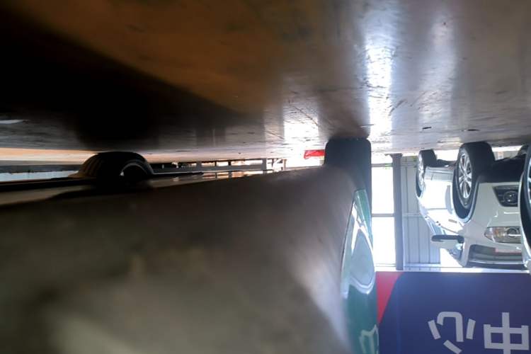 Used Tesla Model Y 2022 Rear-Wheel-Drive Version Right Side Sill