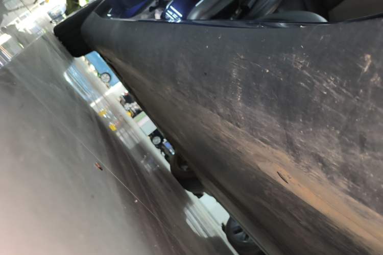 Used Tesla Model Y 2022 Rear-Wheel-Drive Version Right Side Sill