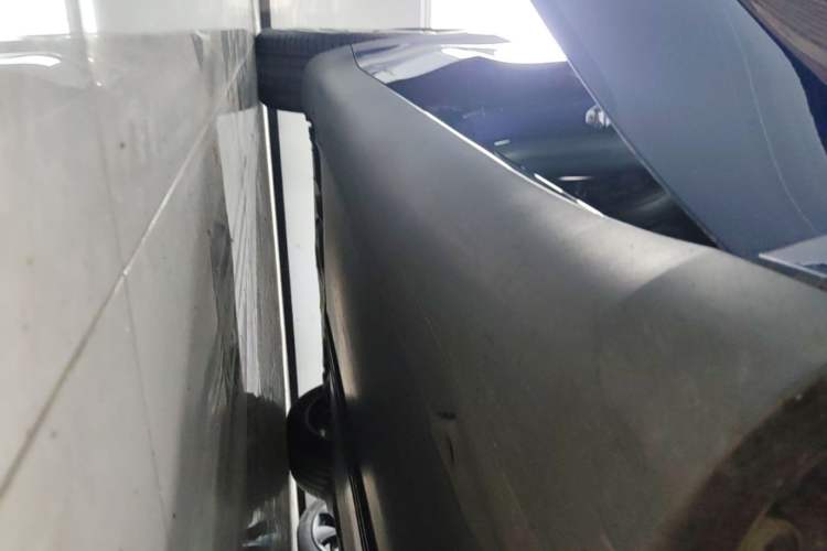 Used Tesla Model Y 2022 Rear-Wheel-Drive Version Right Side Sill