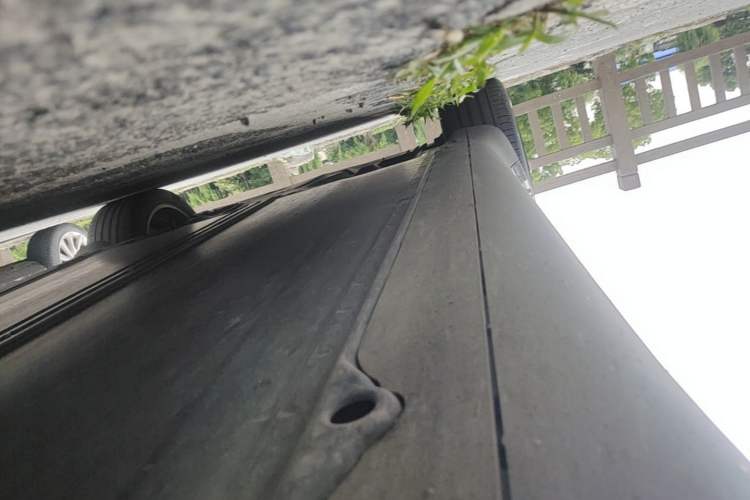 Used Tesla Model Y 2022 Rear-Wheel-Drive Version Right Side Sill