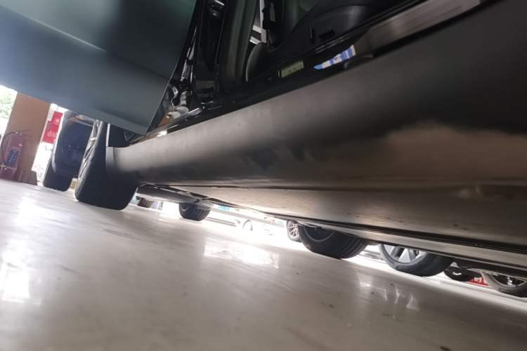 Used Tesla Model Y 2022 Rear-Wheel-Drive Version Right Side Sill