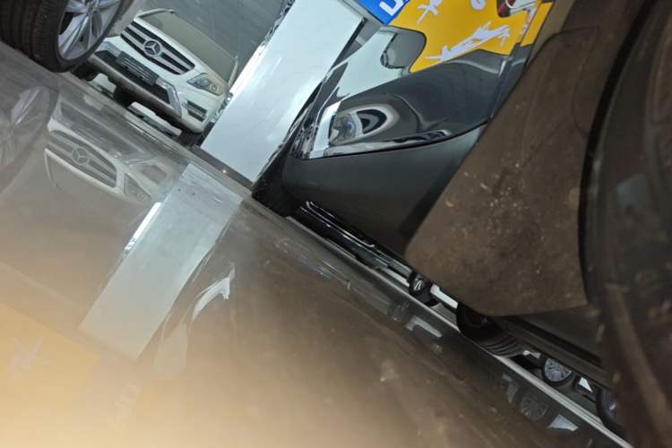 Used Tesla Model Y 2022 Rear-Wheel-Drive Version Right Side Sill
