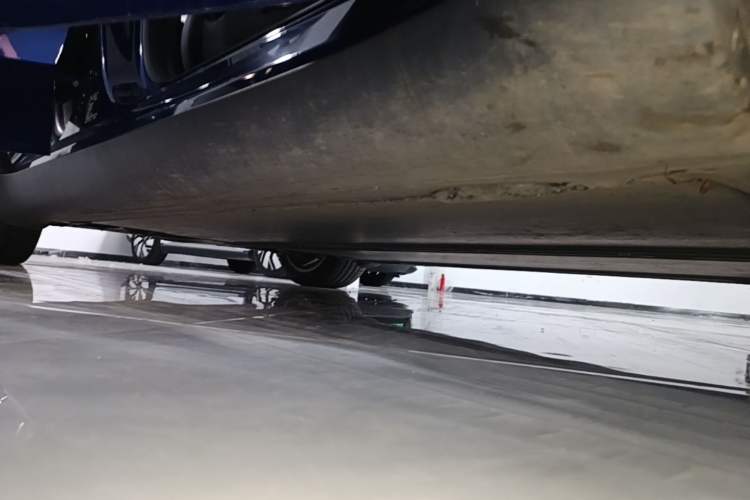 Used Tesla Model Y 2022 Rear-Wheel-Drive Version Right Side Sill