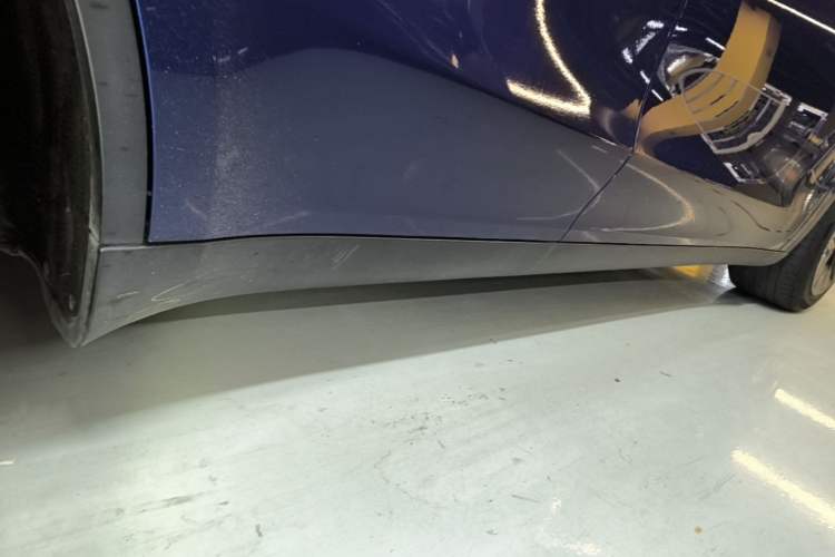 Used Tesla Model Y 2022 Rear-Wheel-Drive Version Right Side Sill