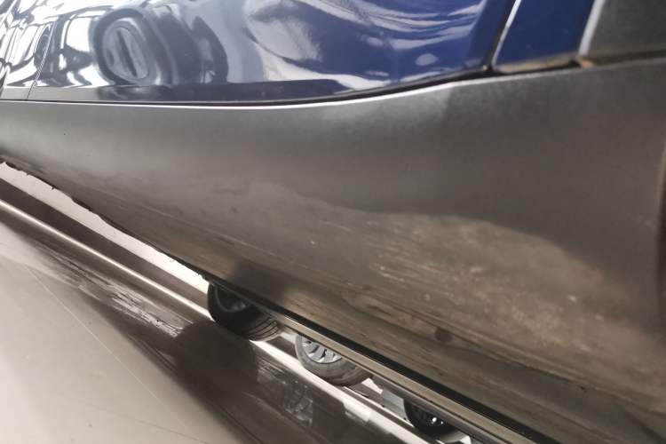 Used Tesla Model Y 2022 Rear-Wheel-Drive Version Right Side Sill