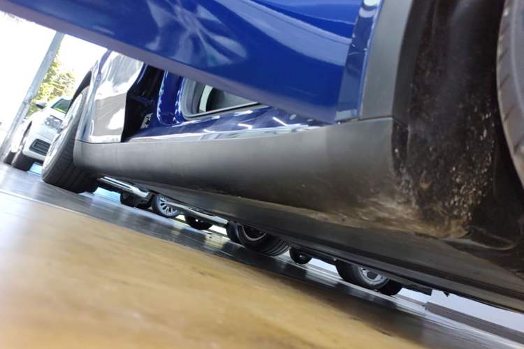 Used Tesla Model Y 2022 Rear-Wheel-Drive Version Right Side Sill