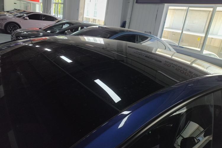 Used Tesla Model Y 2022 Long-Range All-Wheel-Drive Version Roof