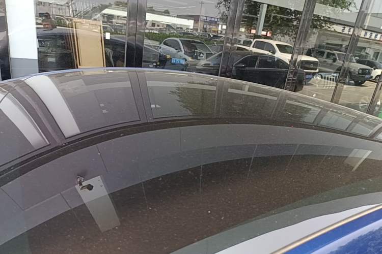 Used Tesla Model Y 2022 Long-Range All-Wheel-Drive Version Roof