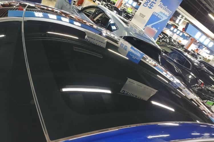 Used Tesla Model Y 2022 Rear-Wheel-Drive Version Roof