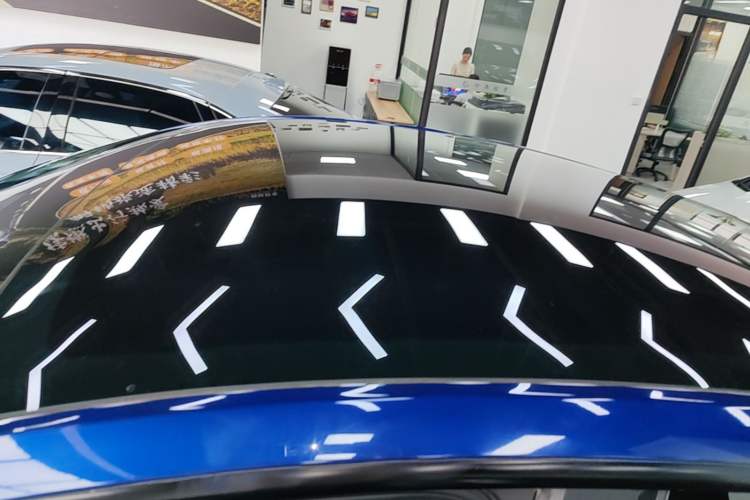 Used Tesla Model Y 2022 Rear-Wheel-Drive Version Roof
