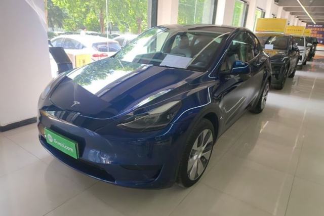Tesla Model Y 2022 Rear-Wheel-Drive Version مستعملة