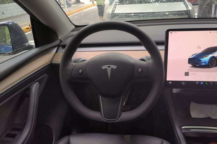 Used Tesla Model Y 2022 Rear-Wheel-Drive Version Steering Wheel