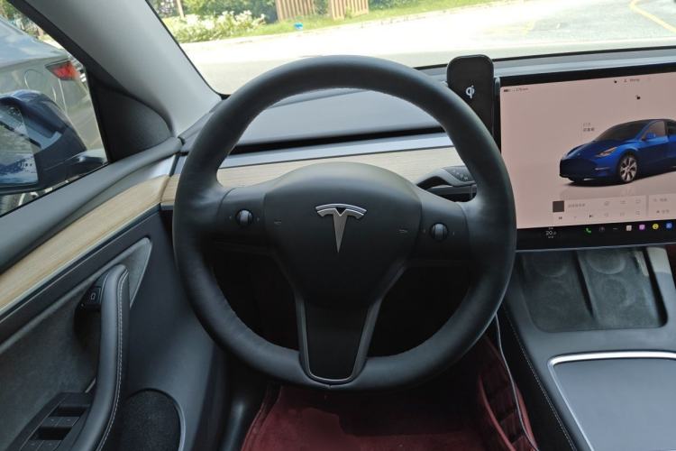Used Tesla Model Y 2022 Rear-Wheel-Drive Version Steering Wheel