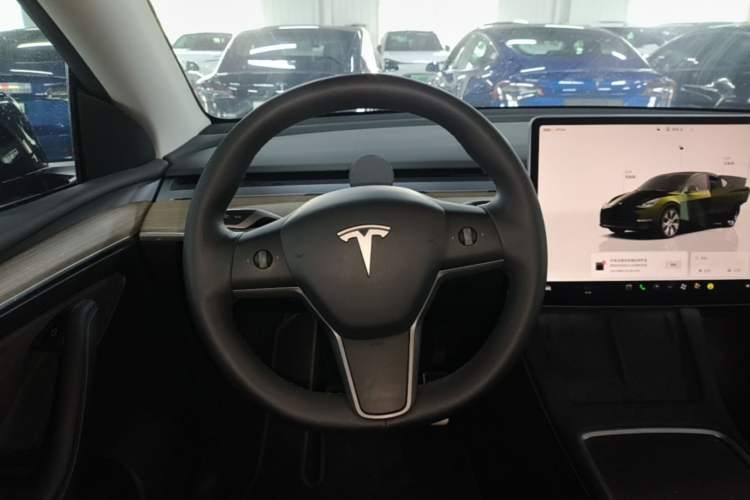 Used Tesla Model Y 2022 Long-Range All-Wheel-Drive Version Steering Wheel