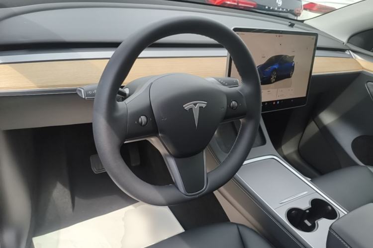 Used Tesla Model Y 2022 Rear-Wheel-Drive Version Steering Wheel