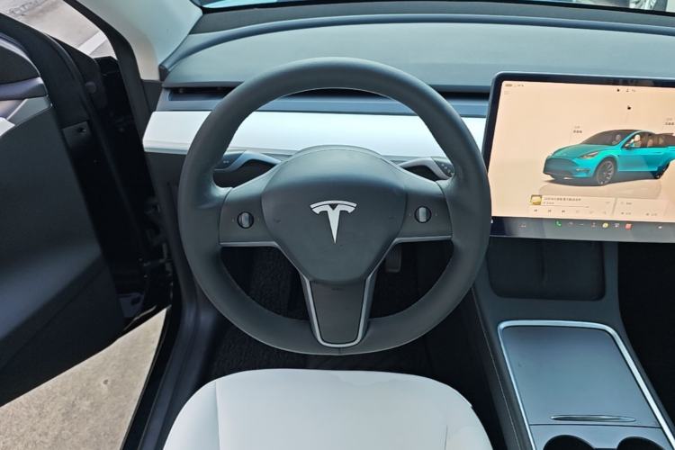Used Tesla Model Y 2022 Rear-Wheel-Drive Version Steering Wheel