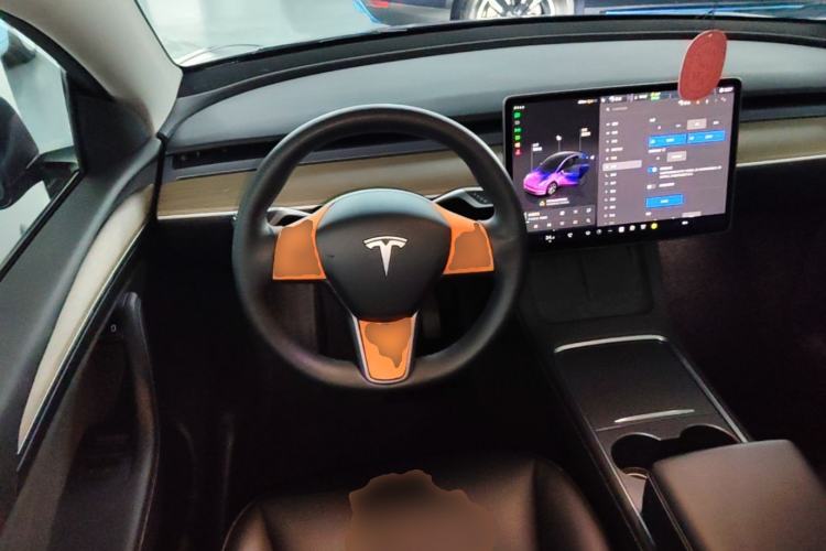 Used Tesla Model Y 2022 Long-Range All-Wheel-Drive Version Steering Wheel