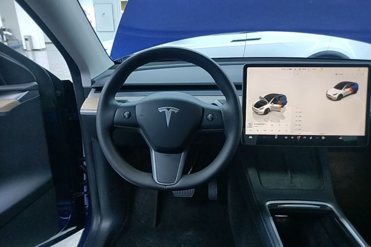 Used Tesla Model Y 2022 Long-Range All-Wheel-Drive Version Steering Wheel
