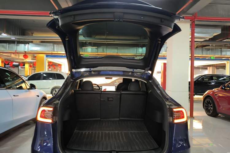 Used Tesla Model Y 2022 Rear-Wheel-Drive Version Trunk