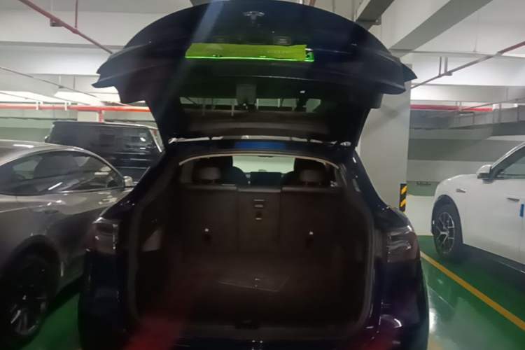 Used Tesla Model Y 2022 Rear-Wheel-Drive Version Trunk