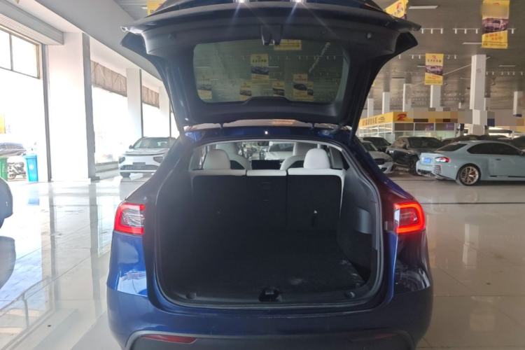 Used Tesla Model Y 2022 Rear-Wheel-Drive Version Trunk