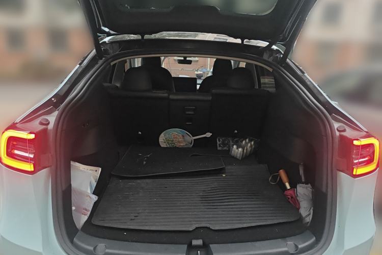 Used Tesla Model Y 2022 Long-Range All-Wheel-Drive Version Trunk