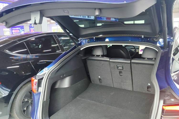 Used Tesla Model Y 2022 Rear-Wheel-Drive Version Trunk
