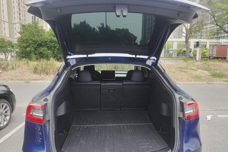 Used Tesla Model Y 2022 Rear-Wheel-Drive Version Trunk