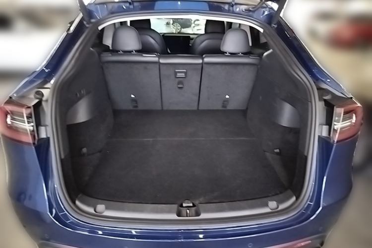 Used Tesla Model Y 2022 Rear-Wheel-Drive Version Trunk