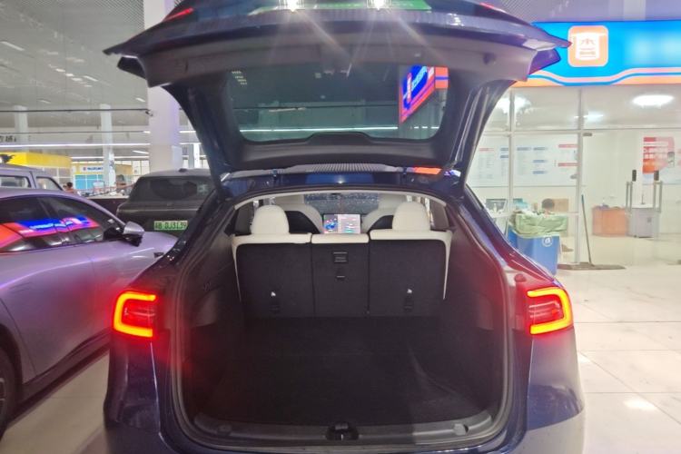 Used Tesla Model Y 2022 Rear-Wheel-Drive Version Trunk