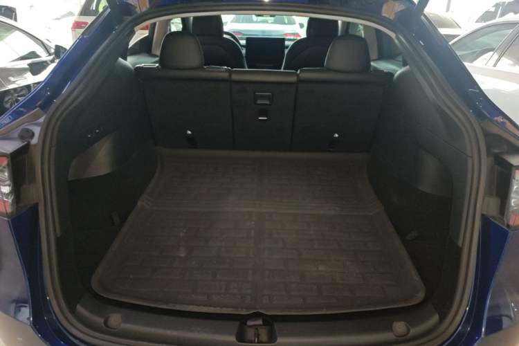 Used Tesla Model Y 2022 Rear-Wheel-Drive Version Trunk