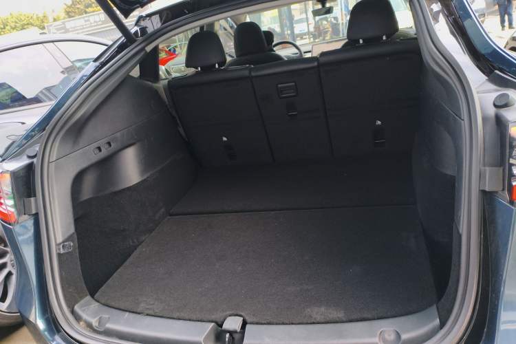 Used Tesla Model Y 2022 Rear-Wheel-Drive Version Trunk