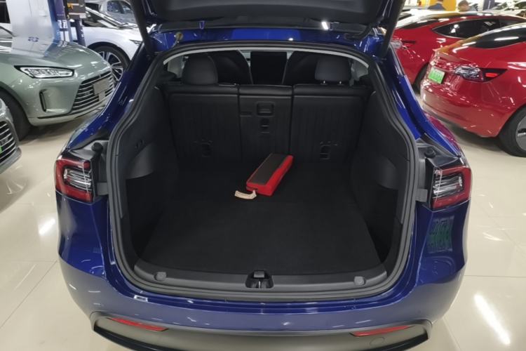 Used Tesla Model Y 2022 Rear-Wheel-Drive Version Trunk