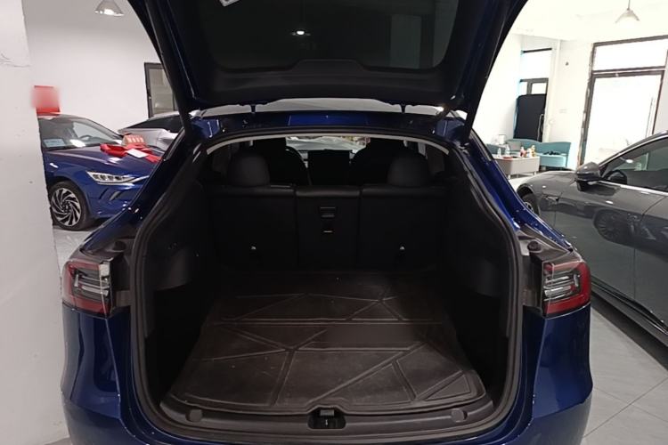 Used Tesla Model Y 2022 Rear-Wheel-Drive Version Trunk