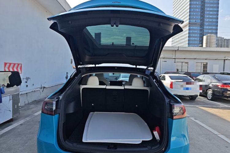 Used Tesla Model Y 2022 Rear-Wheel-Drive Version Trunk