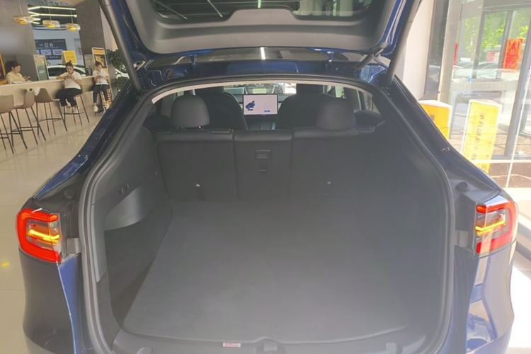 Used Tesla Model Y 2022 Rear-Wheel-Drive Version Trunk