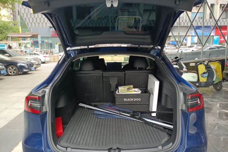 Used Tesla Model Y 2022 Rear-Wheel-Drive Version Trunk