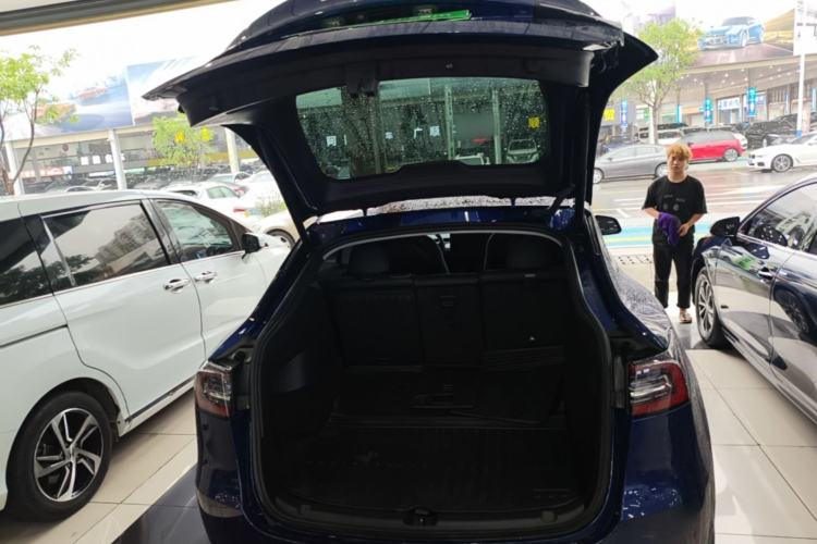 Used Tesla Model Y 2022 Rear-Wheel-Drive Version Trunk