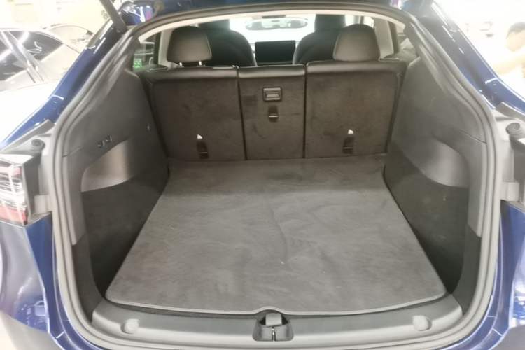 Used Tesla Model Y 2022 Rear-Wheel-Drive Version Trunk