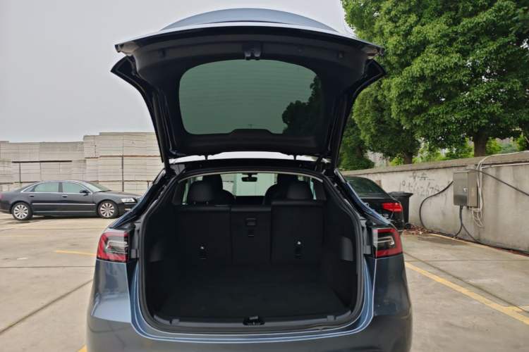 Used Tesla Model Y 2022 Rear-Wheel-Drive Version Trunk