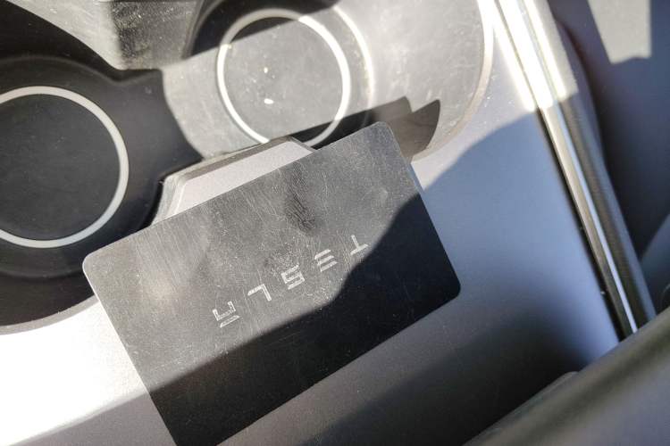 Used Tesla Model Y 2022 Long-Range All-Wheel-Drive Version Vehicle Key