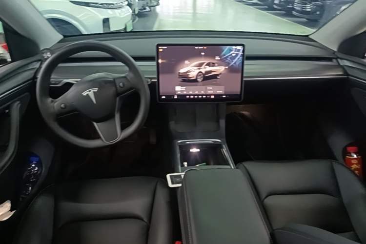 Used Tesla Model Y 2022 Rear-Wheel-Drive Version Center Console