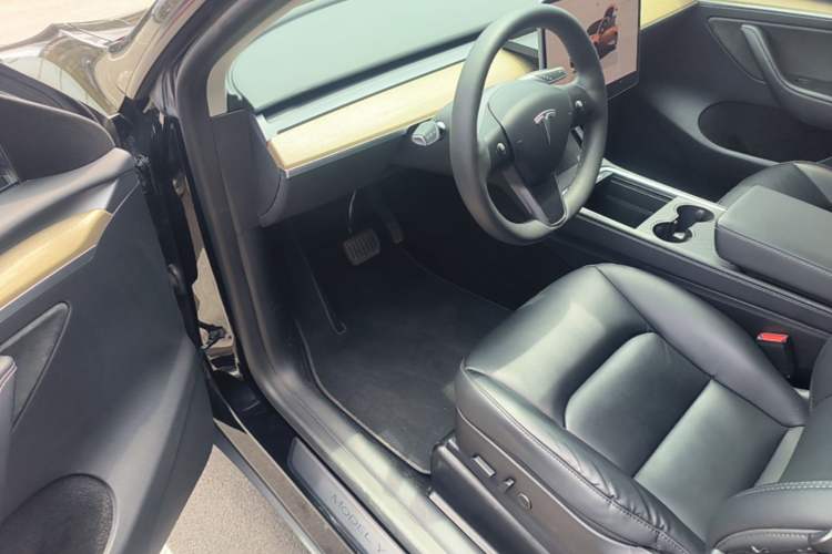 Used Tesla Model Y 2022 Revised Version Rear-Wheel Drive Driver Seat